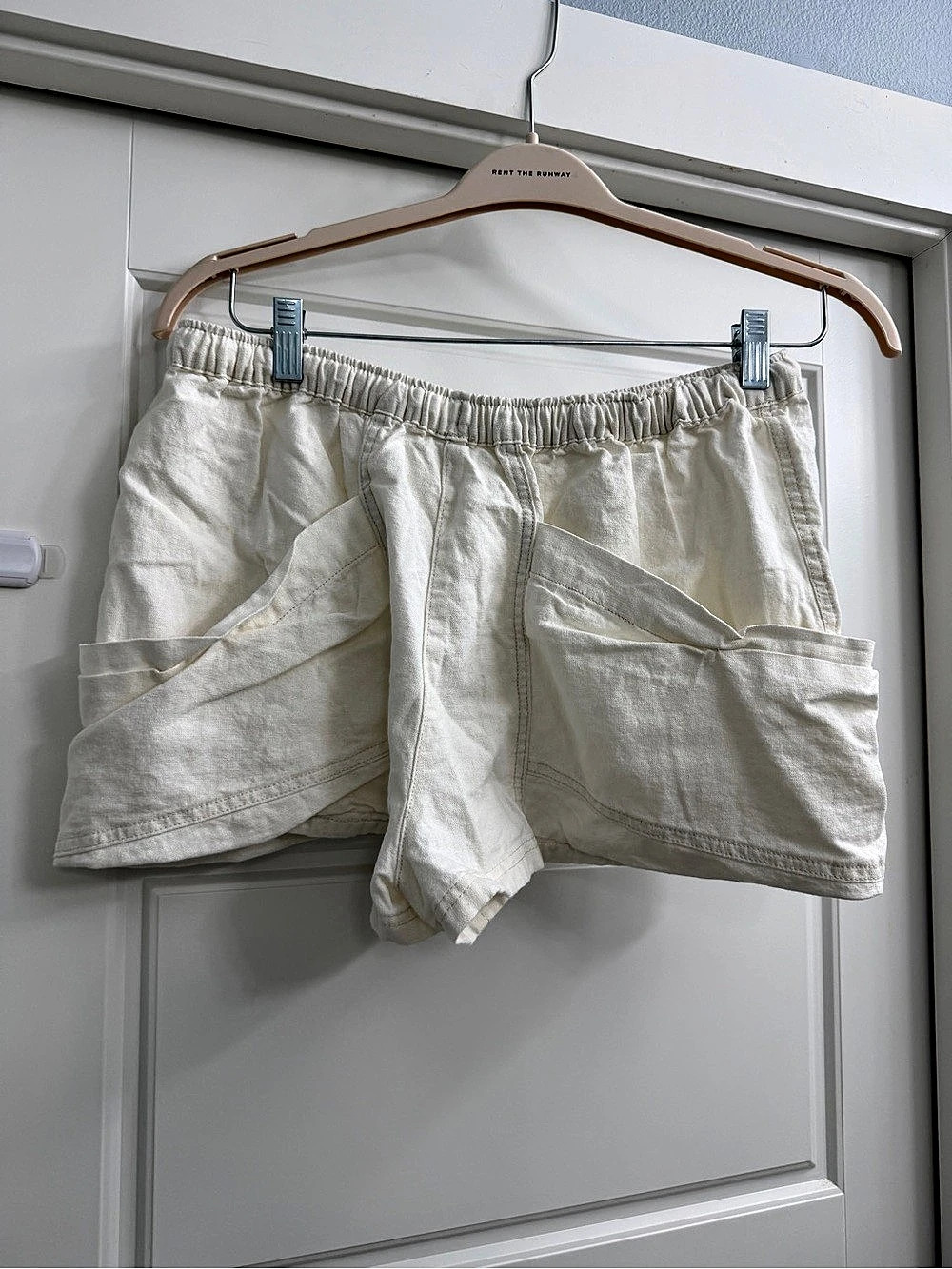 Free People Sugar Swizzle Cargo Shorts in White Size Medium NWT - Picture 2 of 5